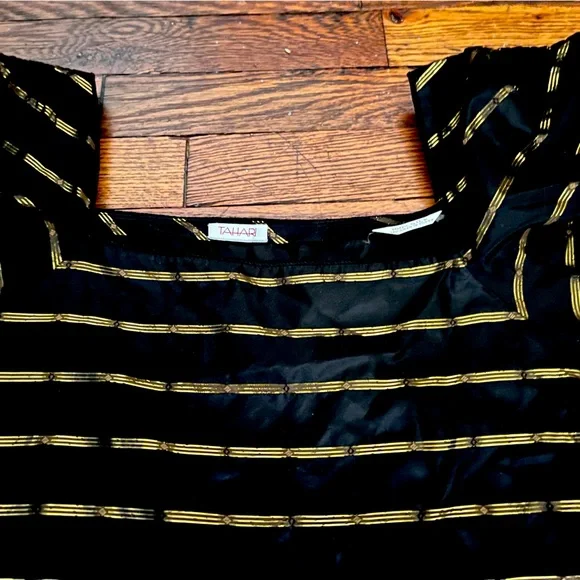 RARE vintage Tahari 80’s style black silk top with amazing ruched puff sleeves - Picture 9 of 9